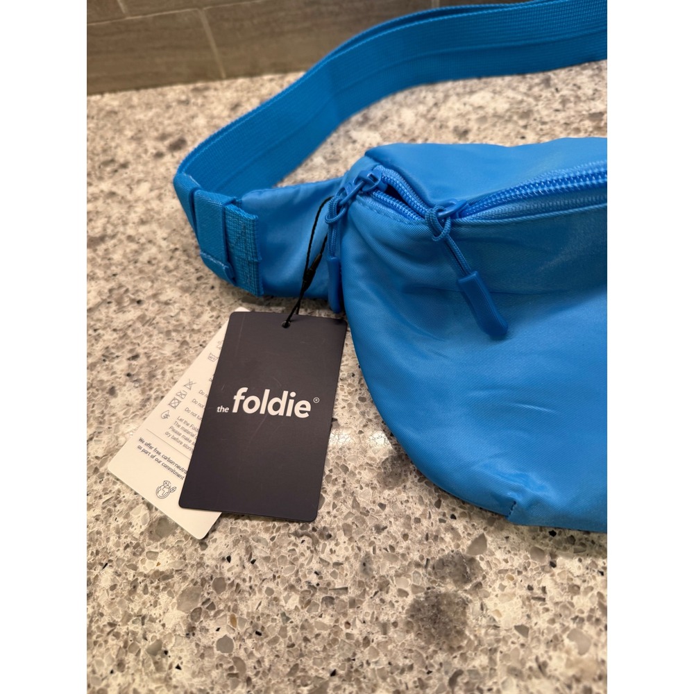 Azure Blue "The Foldie" NWT RFID Anti-Theft Travel Fanny Pack/Crossbody 3L Bag - Picture 2 of 7